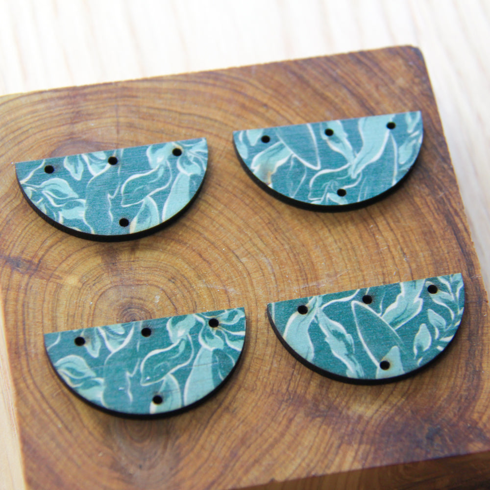 4cm Semi Circle - 4 Hole - Natural Look Print in Australiana - 80