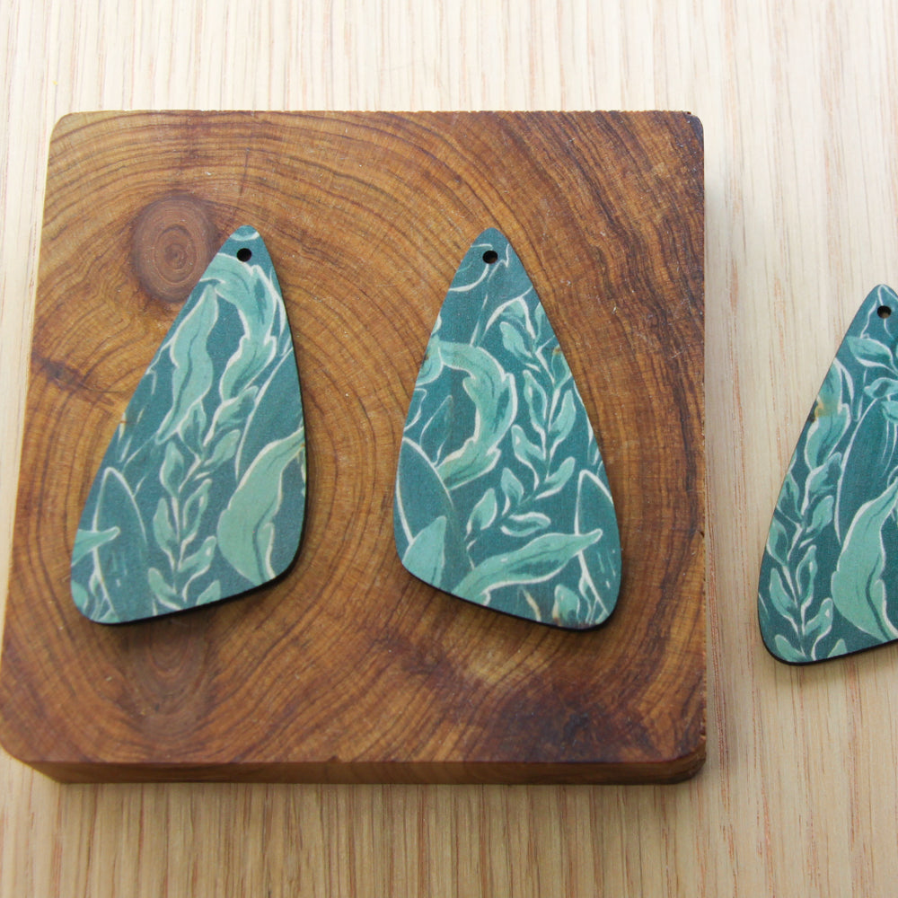 Irregular Shape - Natural Look Print in Australiana - 80
