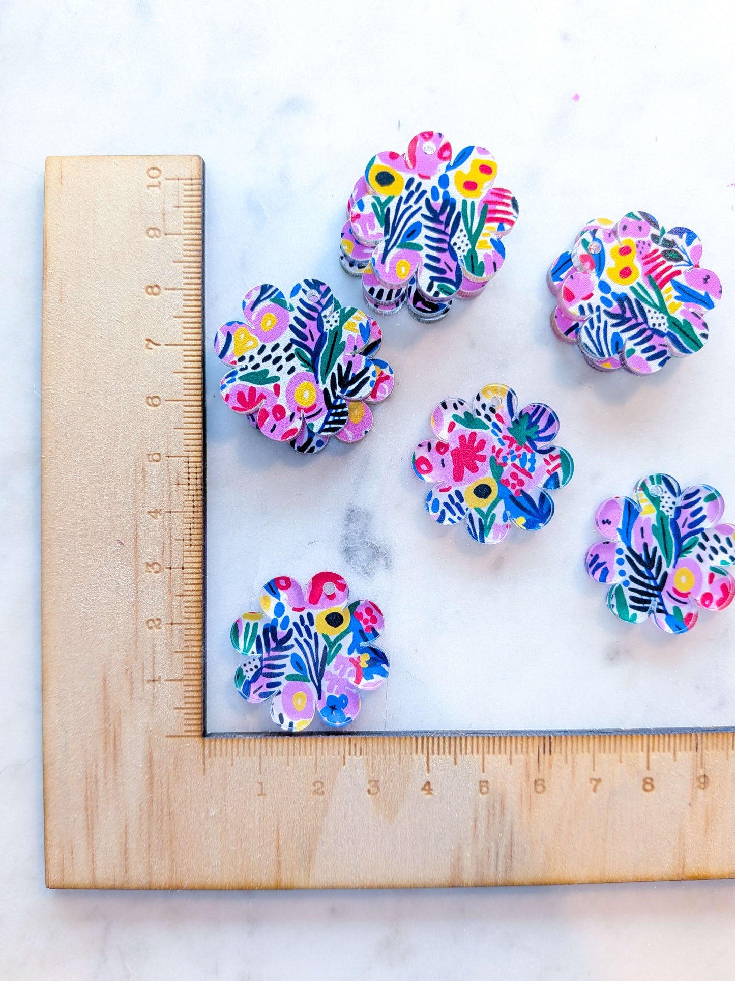 Clear Acrylic - 3cm Flower - Abstract Art - 19