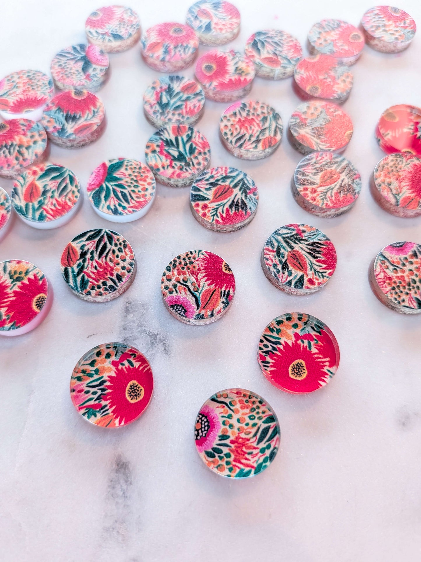 Clear Acrylic - 1.5cm Circle - Stud - Bold Floral - 67