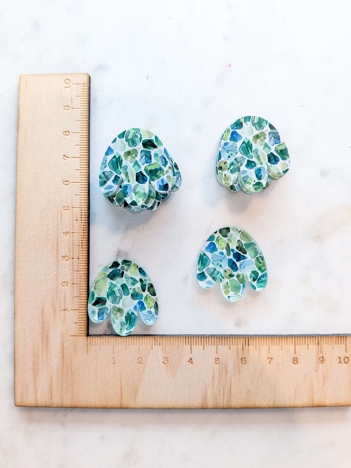 Clear Acrylic - 3cm Boho Flower -Terrazzo - 52
