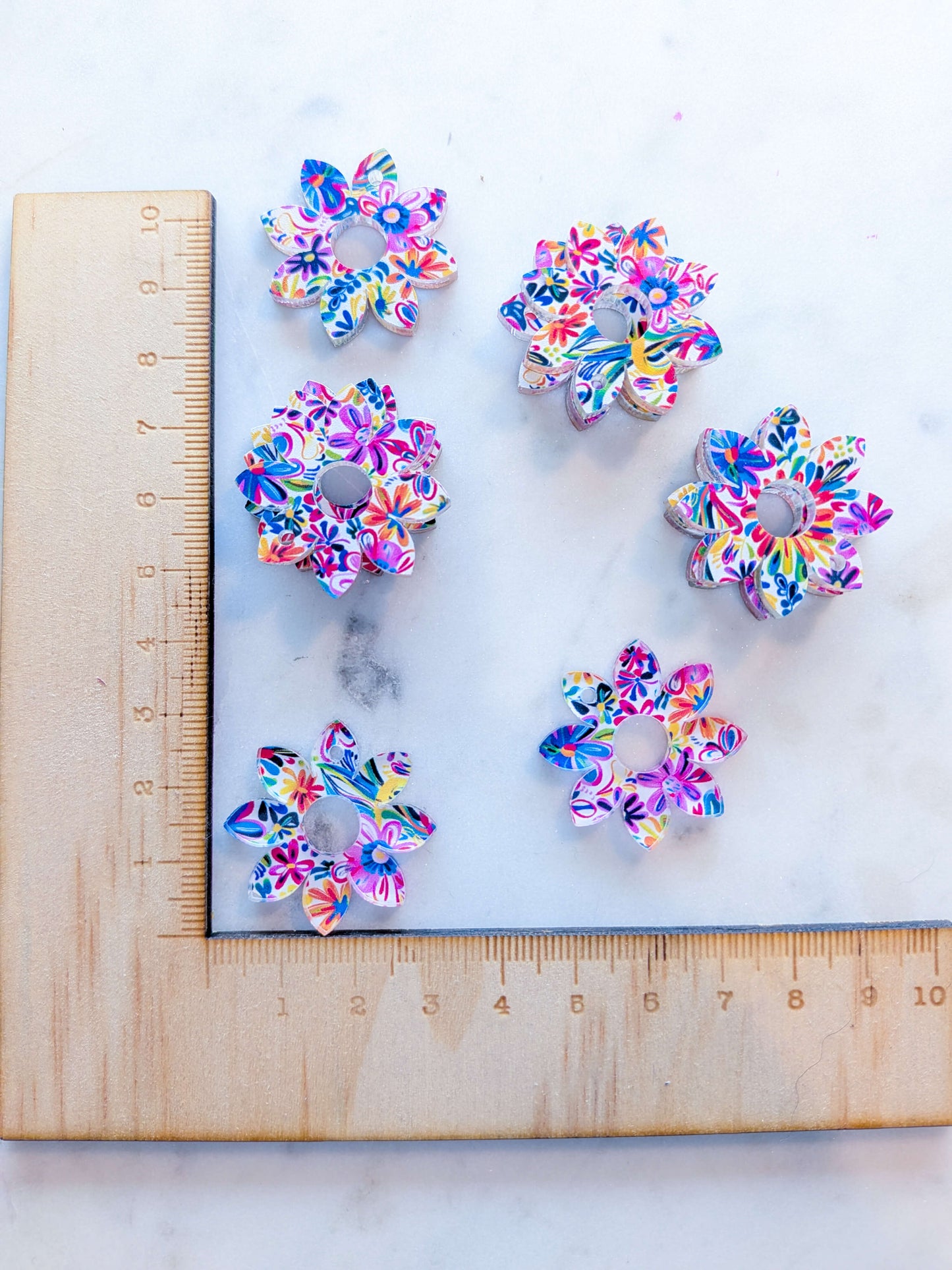 Clear Acrylic - 3cm Flower 3 with large centre hole - Bold Floral - 54