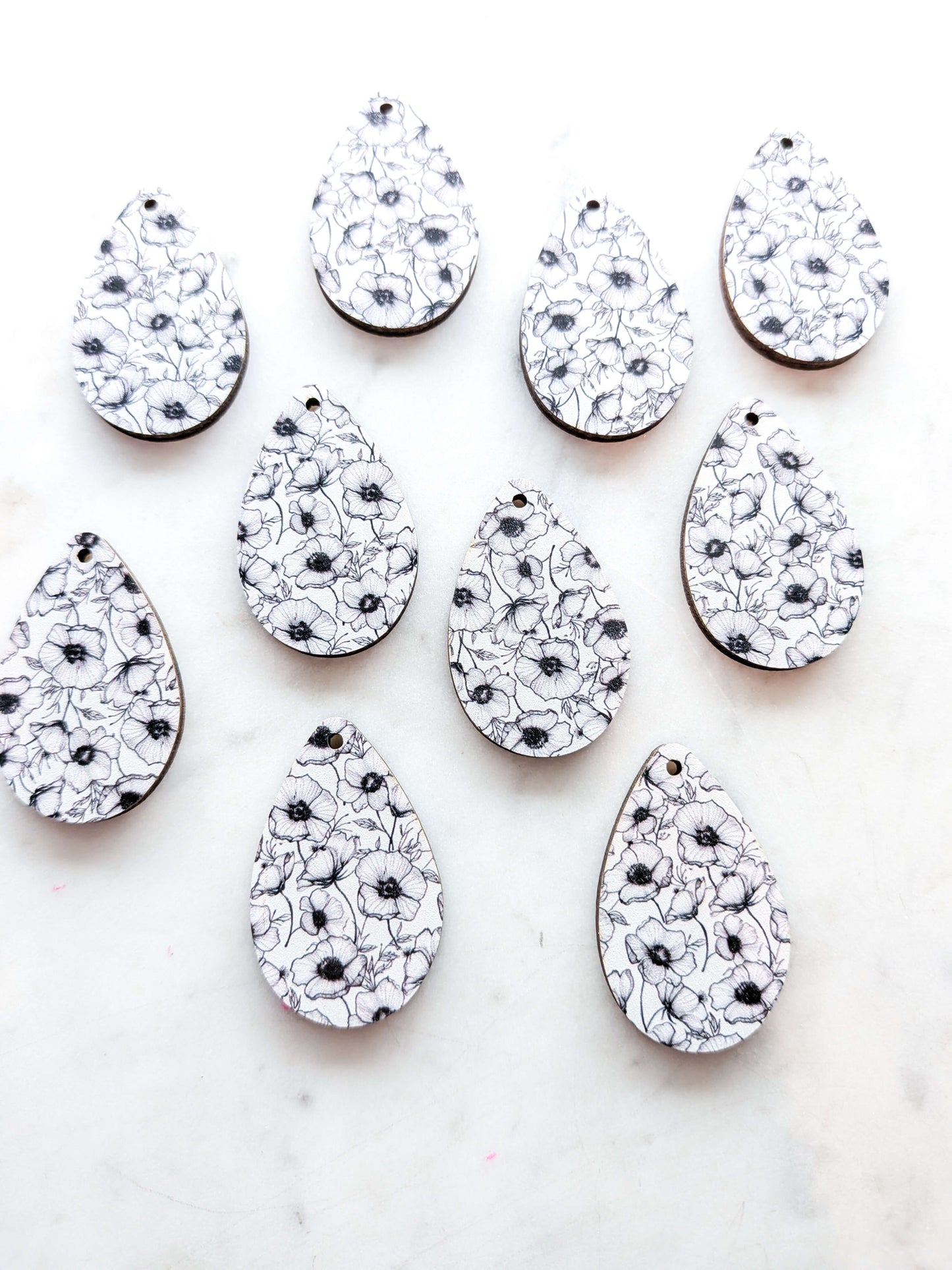 Wood - 4cm - Teardrop 2 - Blooms - 34