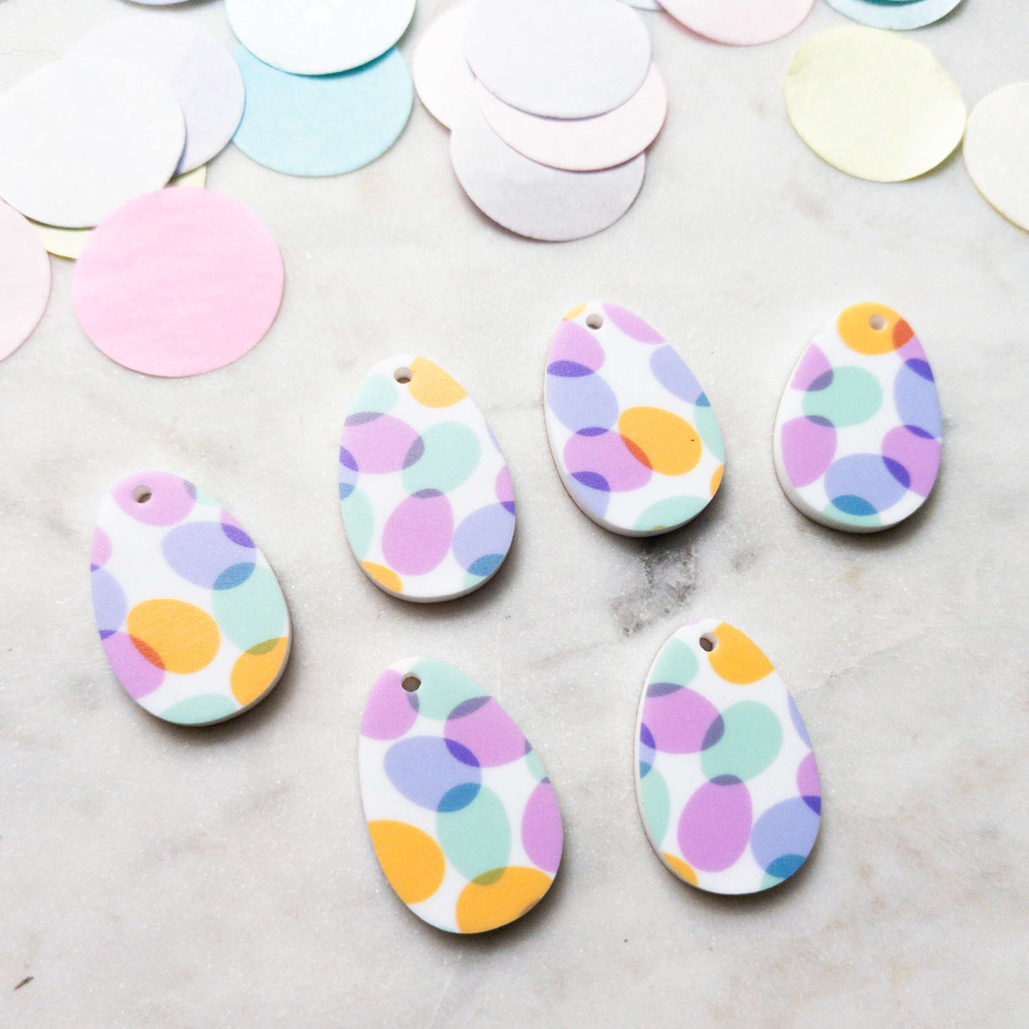 30mm - Egg - 1 Hole - White Acrylic - Easter - 45