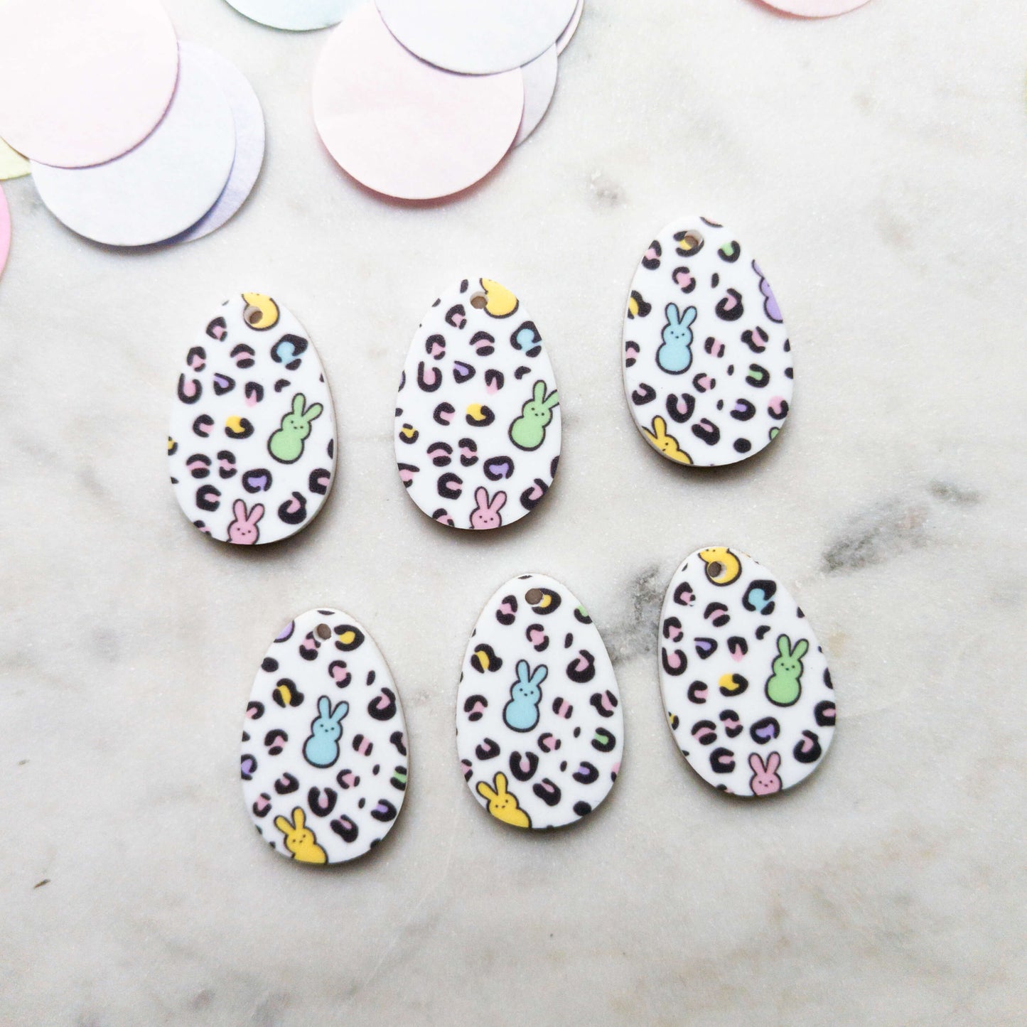 30mm - Egg - 1 Hole - White Acrylic - Easter - 33