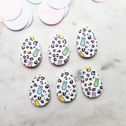 30mm - Egg - 1 Hole - White Acrylic - Easter - 33