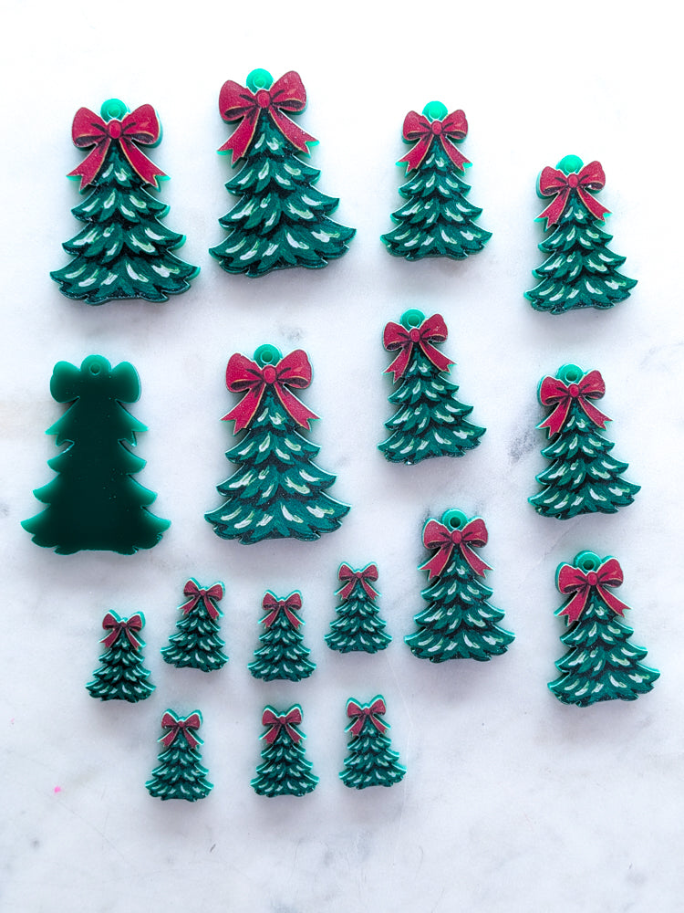 Traditional Christmas Tree on Green Acrylic - Various Sizes - 1pair (2pcs)