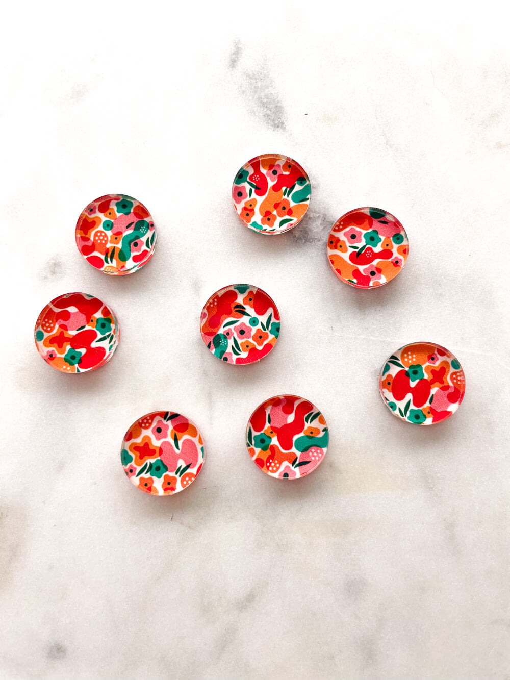 1.5cm Circle - Studs- Clear Acrylic - Abstract Floral - 77