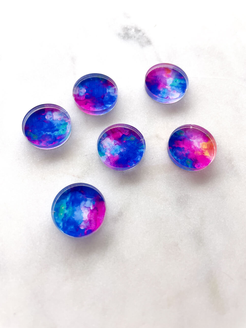 1.5cm Circle - Studs- Clear Acrylic - Neon Splash - 01