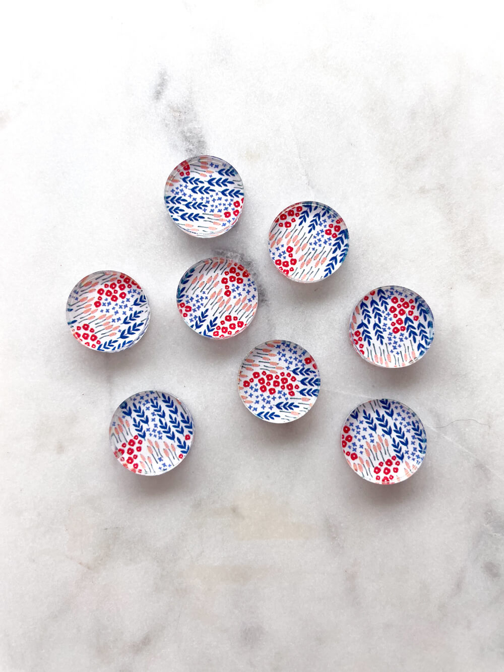 1.5cm Circle - Studs- Clear Acrylic - Happy Days - 05