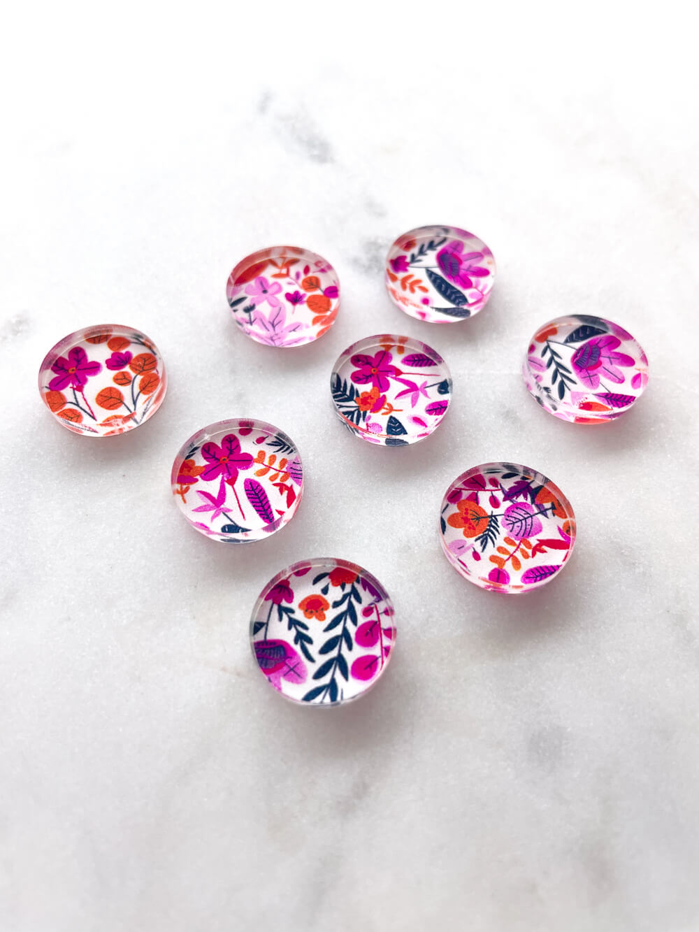 1.5cm Circle - Studs- Clear Acrylic - Bold Floral - 88