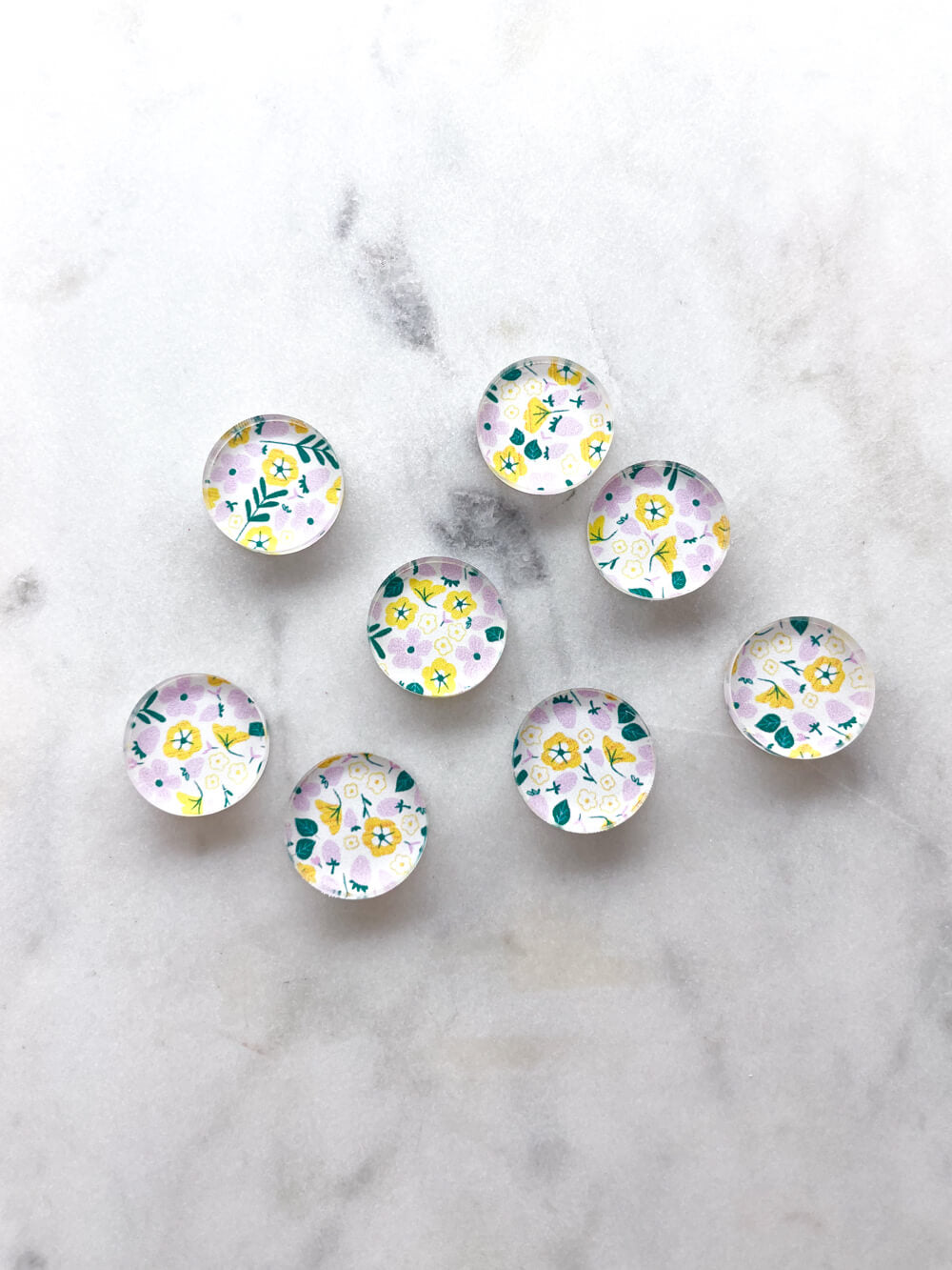 1.5cm Circle - Studs- Clear Acrylic - Beach Picnic - 09