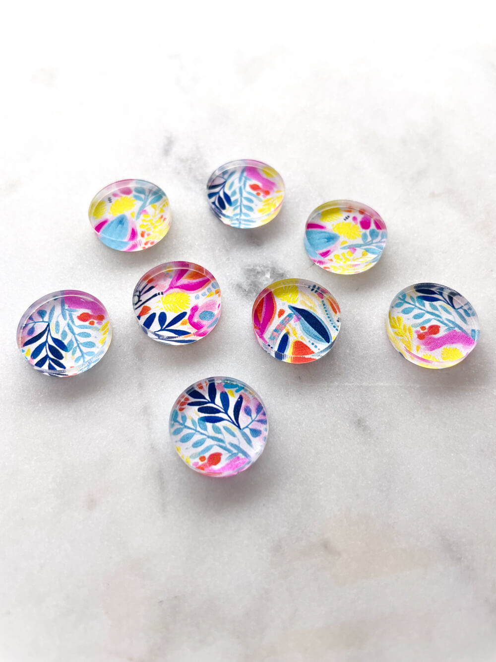 1.5cm Circle - Studs- Clear Acrylic - Bold Floral - 80