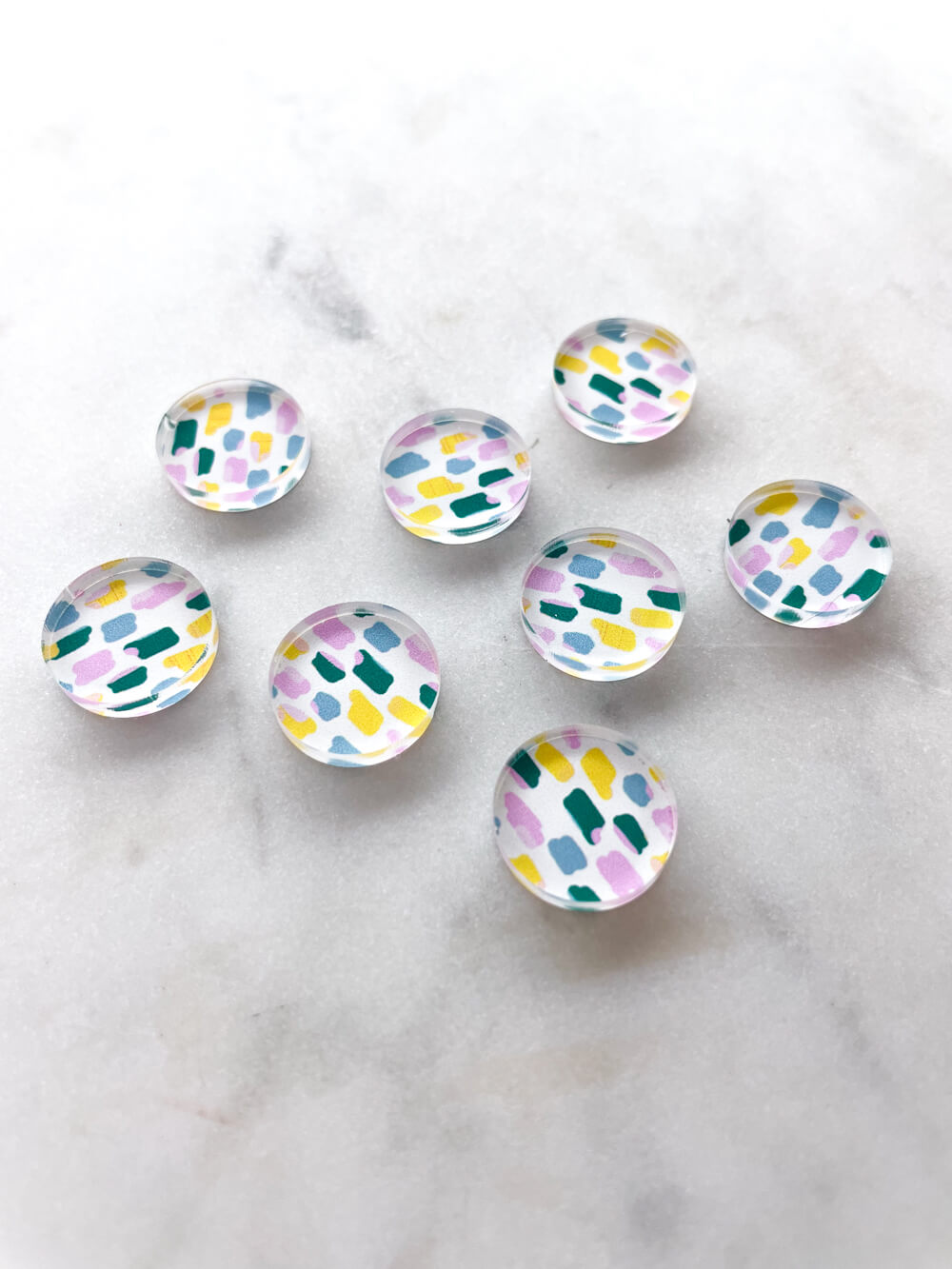 1.5cm Circle - Studs- Clear Acrylic - Beach Picnic - 08