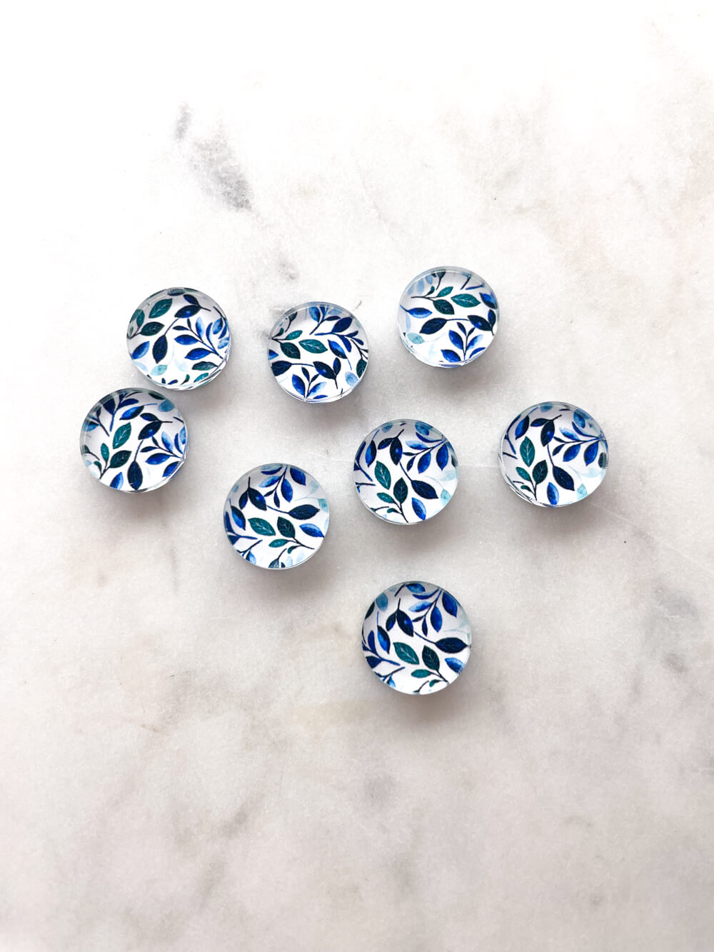 1.5cm Circle - Studs- Clear Acrylic - Floral Garden - 36