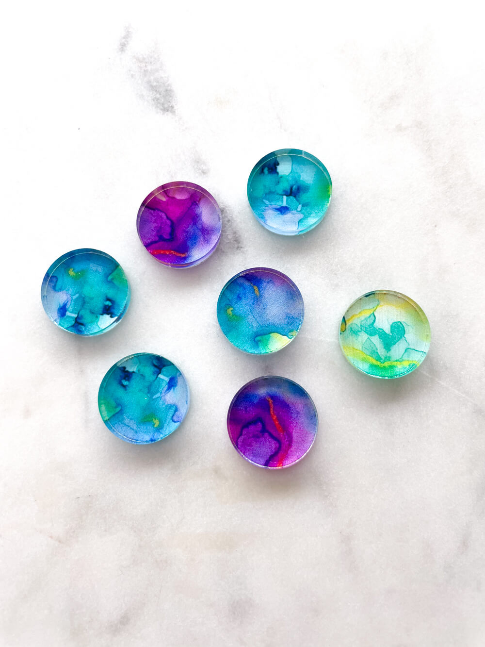 1.5cm Circle - Studs- Clear Acrylic - Alcohol Ink- 05