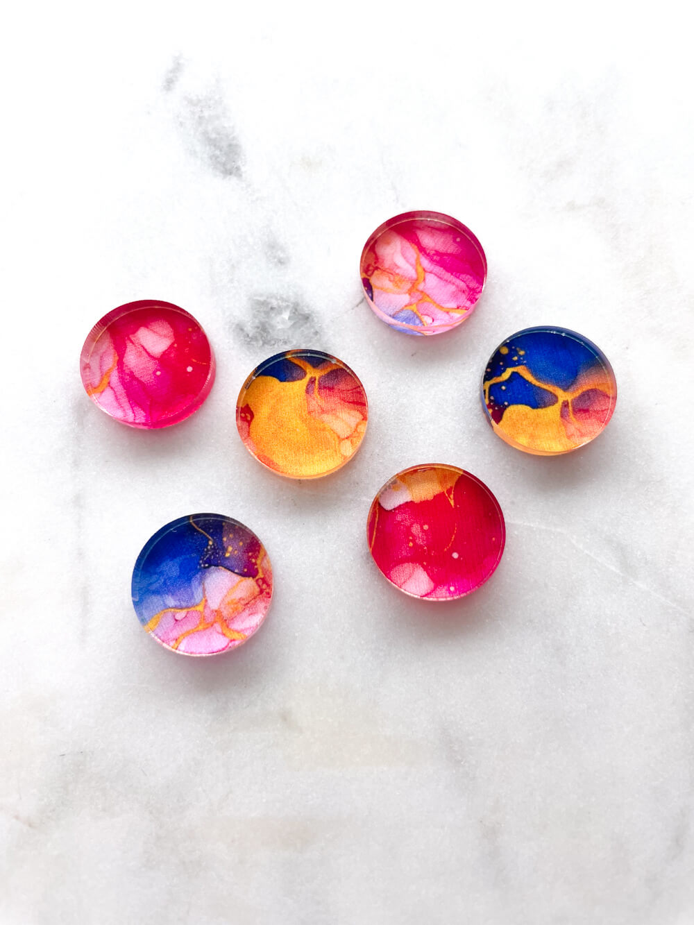 1.5cm Circle - Studs- Clear Acrylic - Alcohol Ink- 01