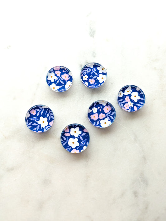 1.5cm Circle - Studs- Clear Acrylic - Winter Picnic - 10