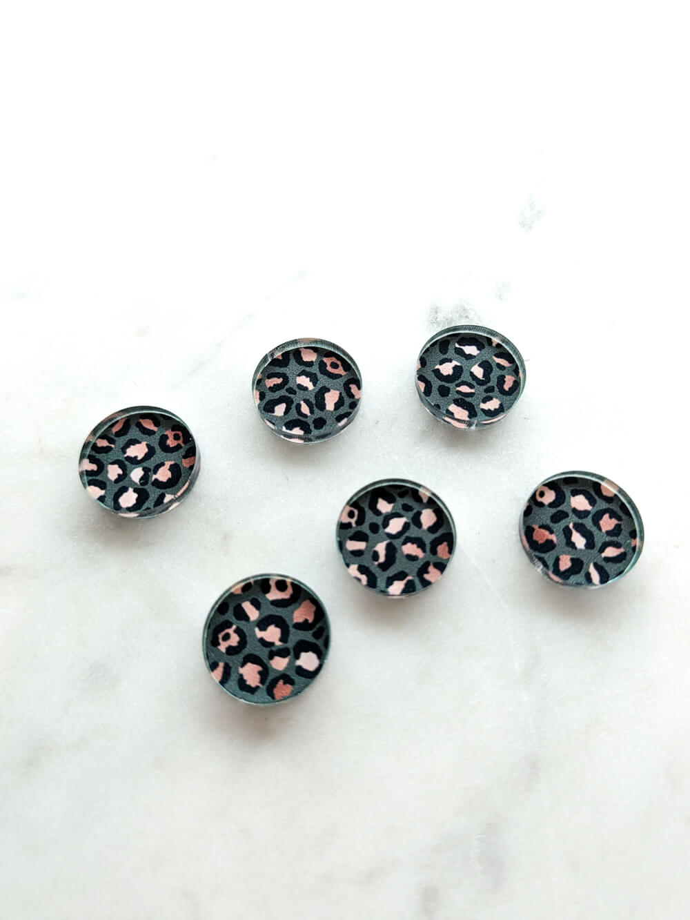 1.5cm Circle - Studs- Clear Acrylic - Leopard - 73