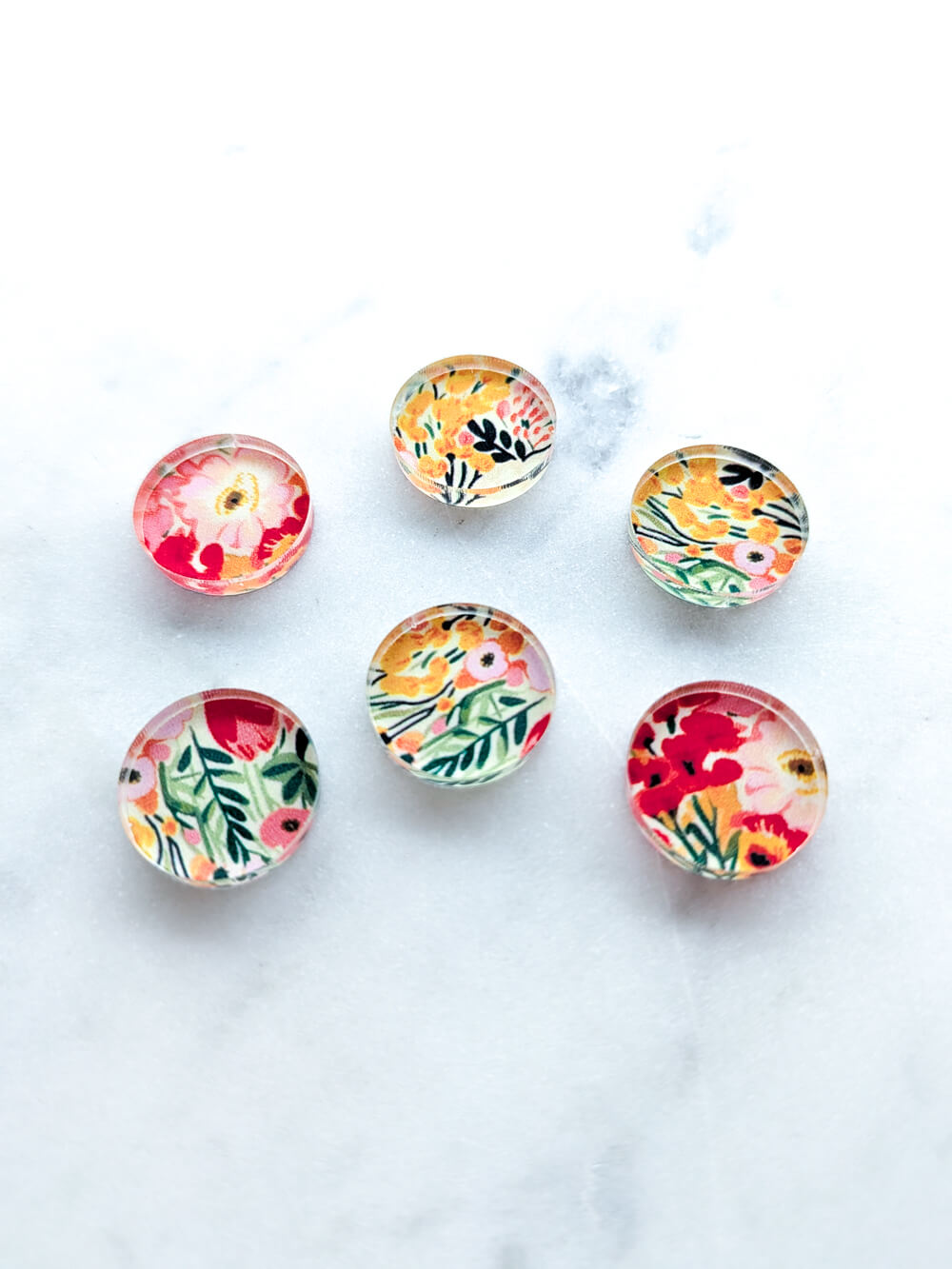 1.5cm Circle - Studs- Clear Acrylic - Bold Floral - 73