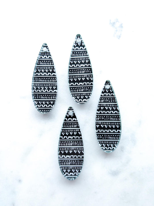 Clear Acrylic - 4cm Skinny Teardrop - 1 Hole -  Picnic - 07