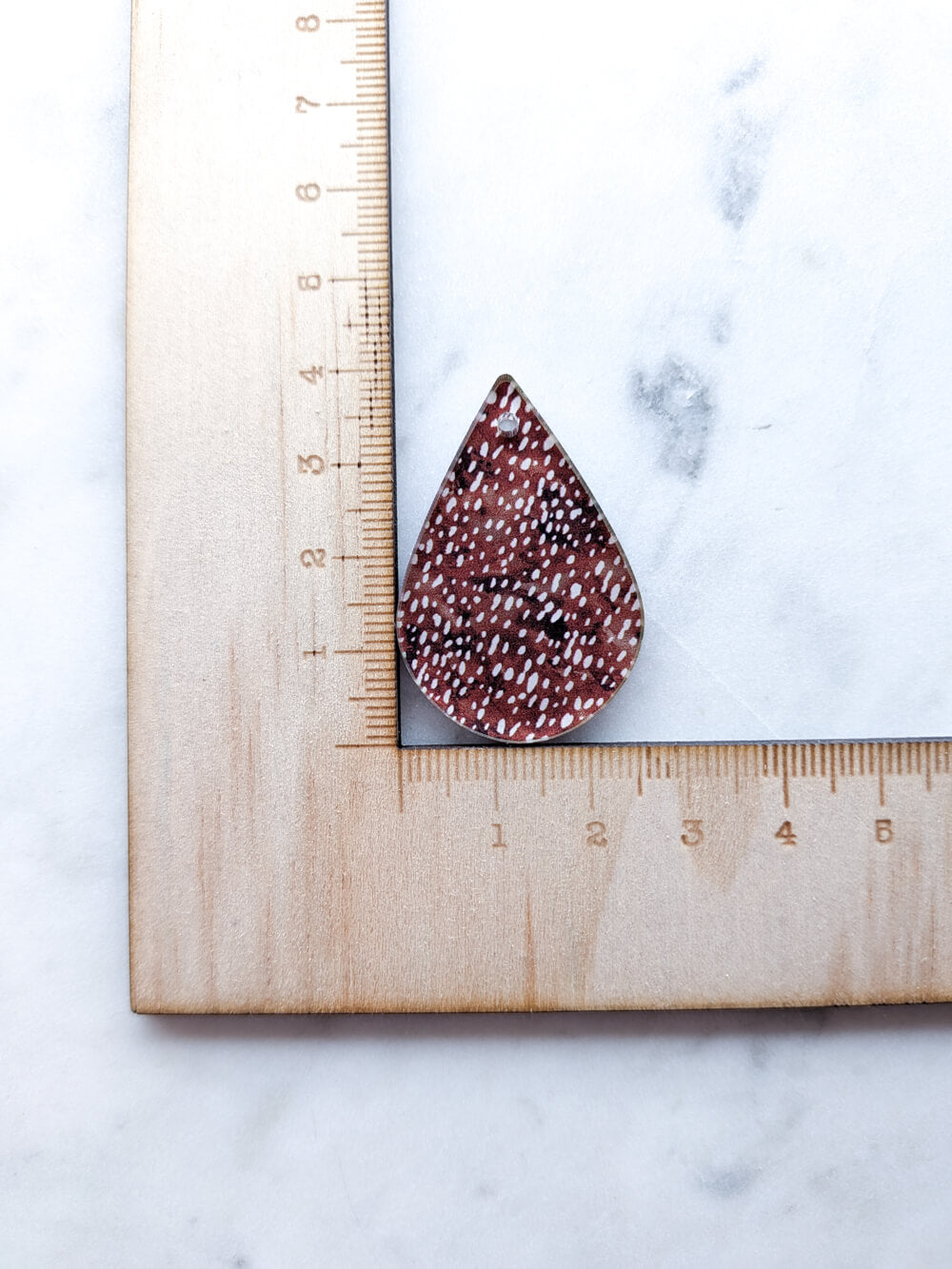 Clear Acrylic - 4cm Teardrop - 1 Hole -  Safari - 05