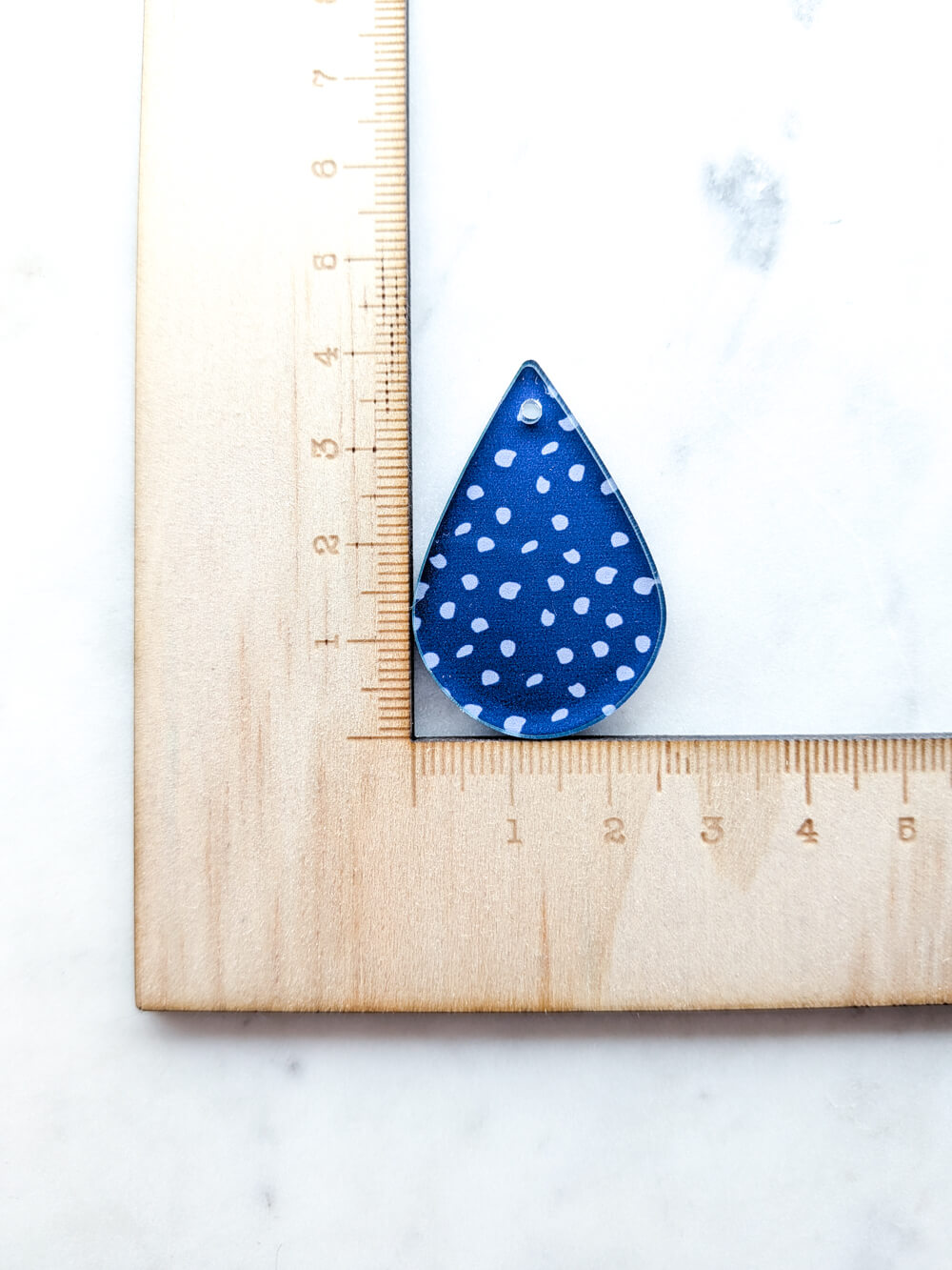 Clear Acrylic - 4cm Teardrop - 1 Hole -  Christmas - 14