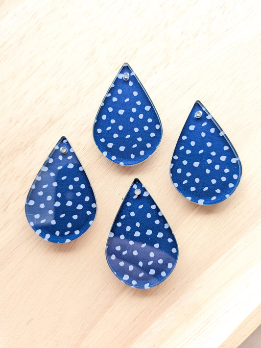 Clear Acrylic - 4cm Teardrop - 1 Hole -  Christmas - 14