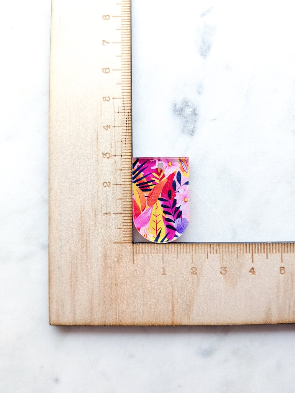 Clear Acrylic - 3cm Arch - 1 Hole - Bold Floral - 92