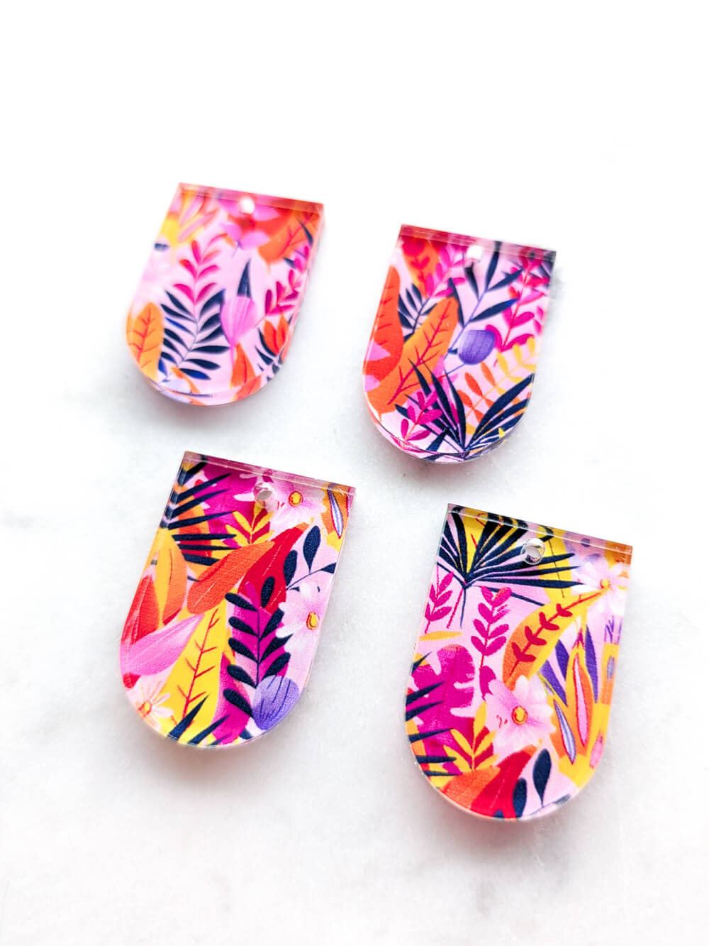 Clear Acrylic - 3cm Arch - 1 Hole - Bold Floral - 92