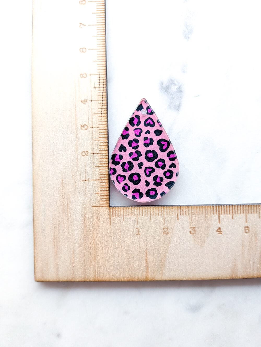 Clear Acrylic - 4cm Teardrop - 1 Hole -  Heart Leopard - 01