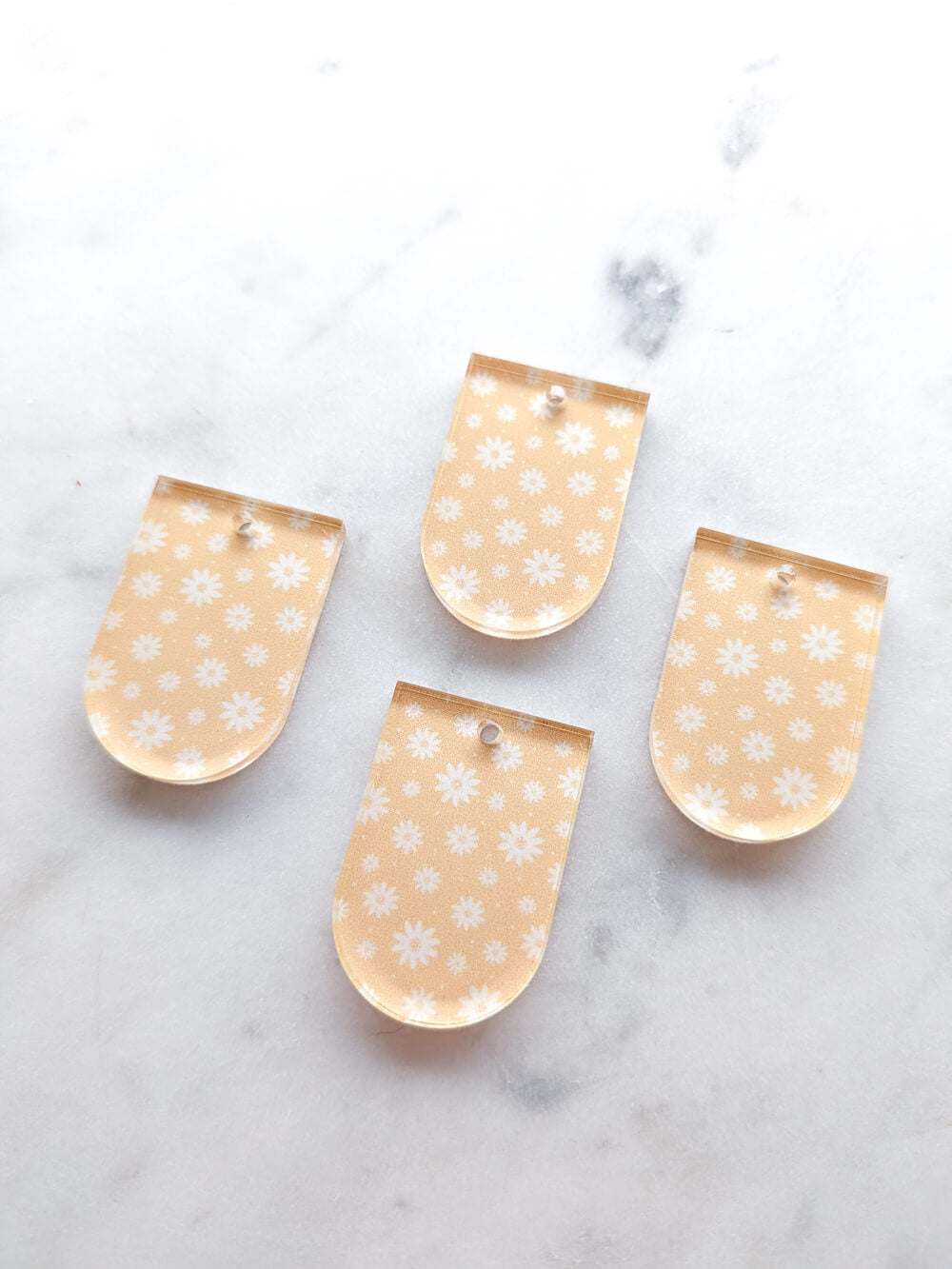 Clear Acrylic - 3cm Arch - 1 Hole - Pastels - 32