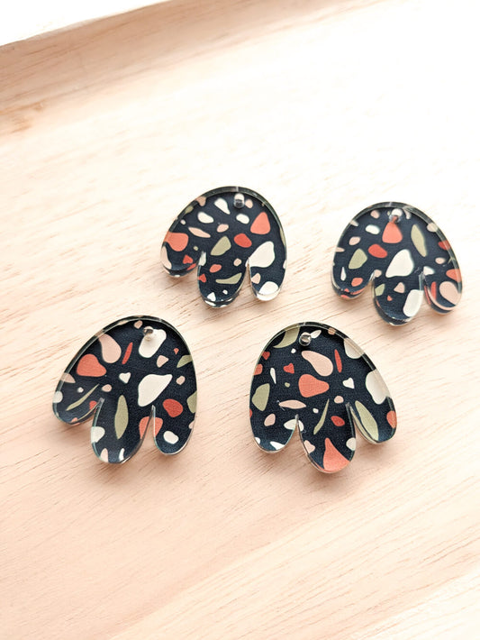 Clear Acrylic - 3cm Boho Flower - 1 Hole - Australiana - 48