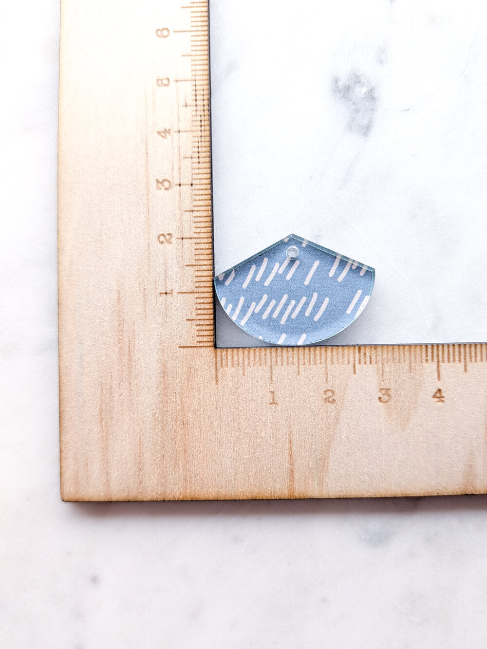 Clear Acrylic - 3cm Fan - 1 Hole - Australiana - 28