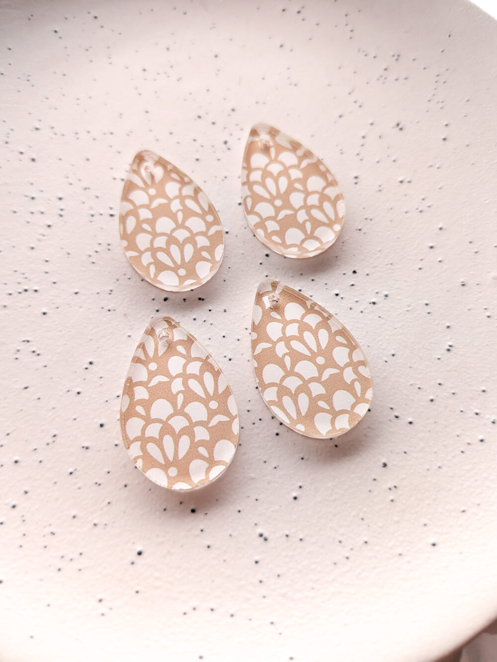 Clear Acrylic - 3cm Teardrop 2 - 1 Hole - Australiana - 01