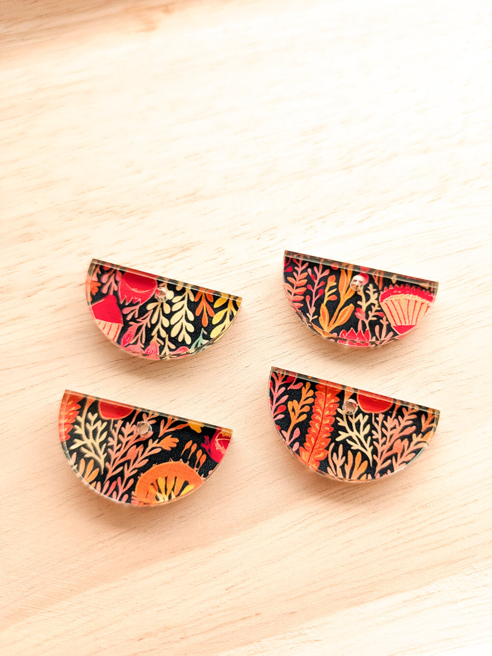 Clear Acrylic - 3cm Semi Circle - 1 Hole - Australiana - 119