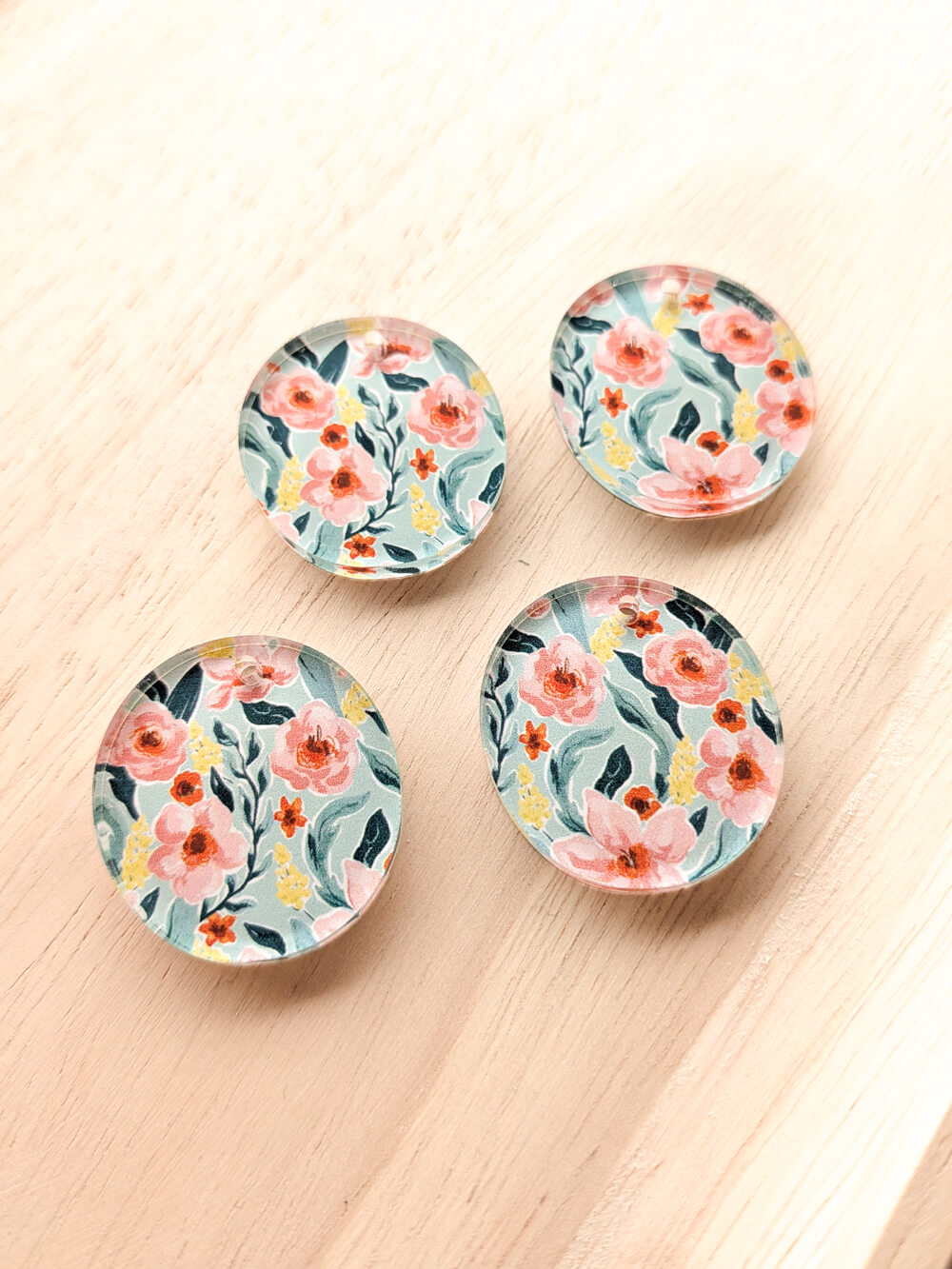 Clear Acrylic - 3cm Irregular Circle - 1 Hole - Australiana - 90