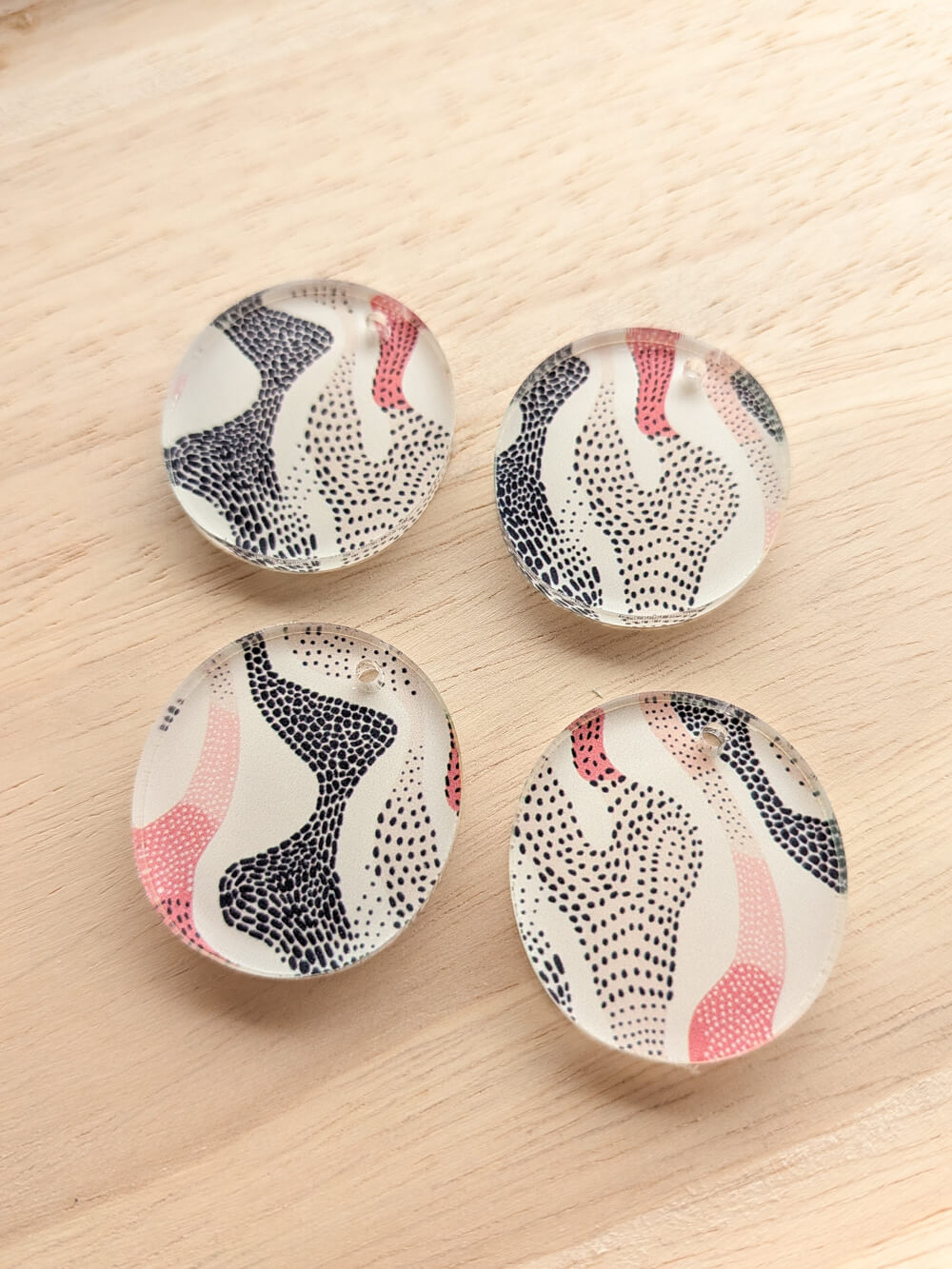 Clear Acrylic - 3cm Irregular Circle - 1 Hole - Australiana - 147