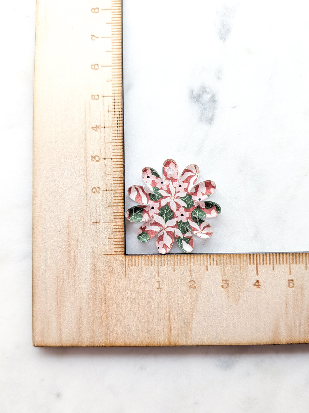 Clear Acrylic - 3cm Daisy - 1 Hole - Australiana - 04
