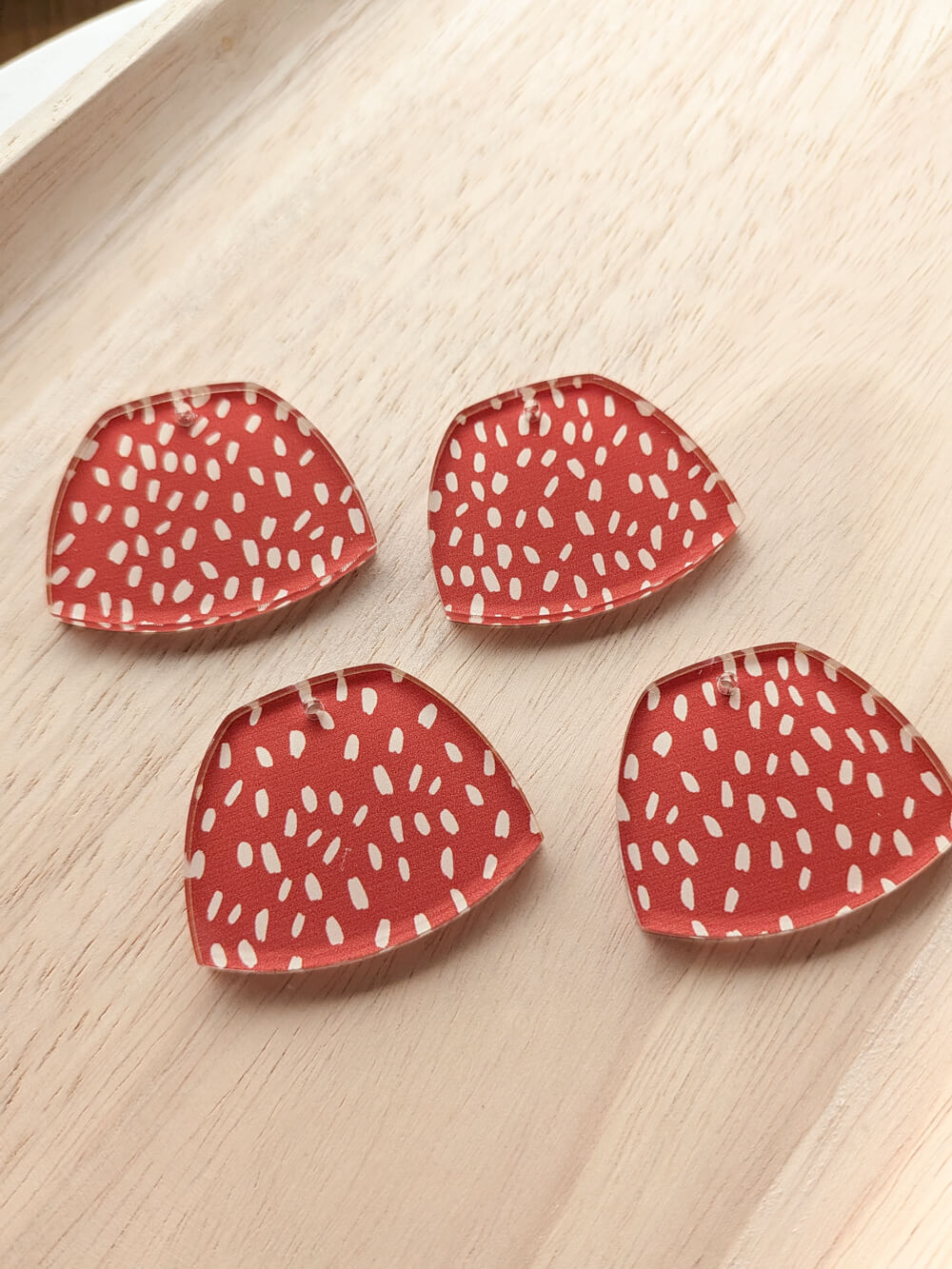 Clear Acrylic - 4cm Shield - 1 Hole - Australiana - 74