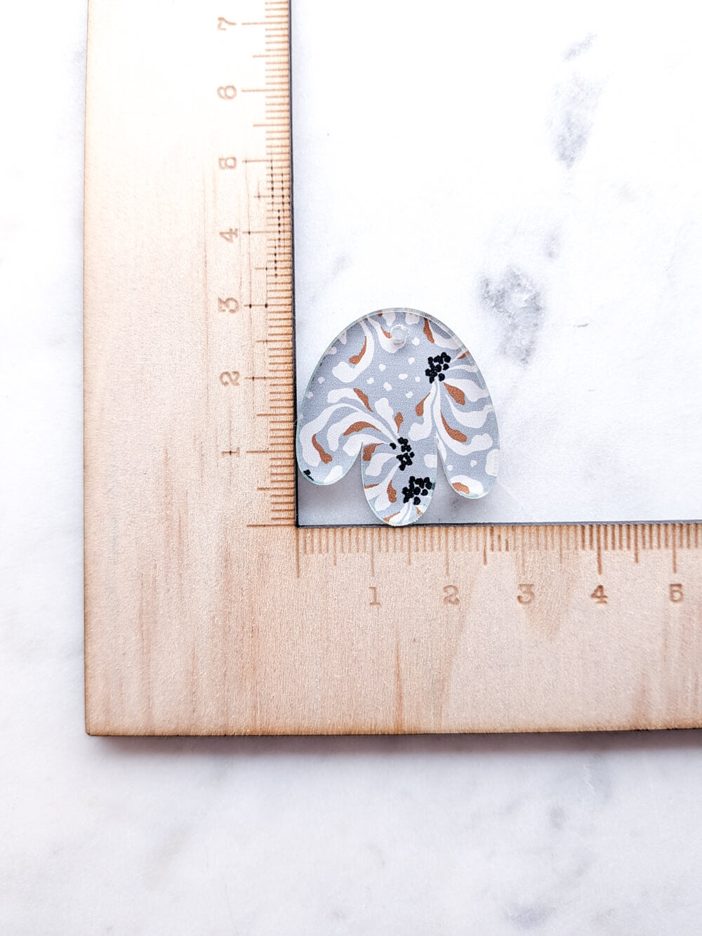 Clear Acrylic - 3cm Boho Flower - 1 Hole - Australiana - 110