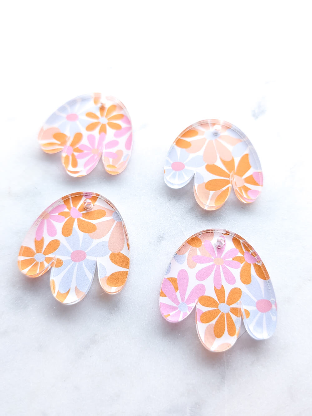 Clear Acrylic - 3cm Boho Flower - 1 Hole - Abstract Floral - 54