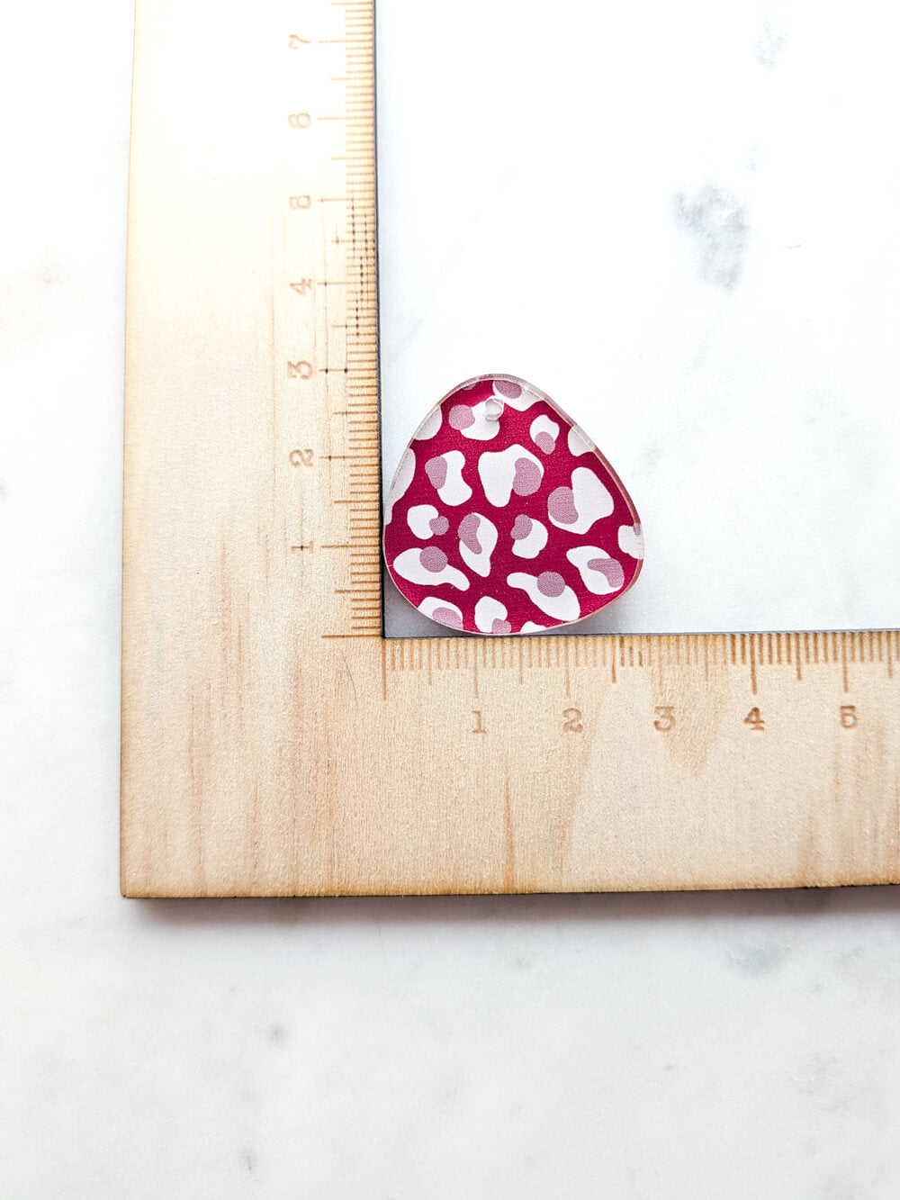 Clear Acrylic - 3cm Pebble - 1 Hole - Australiana - 63