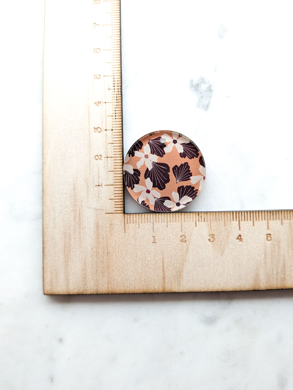 Clear Acrylic - 3cm Irregular Circle - 1 Hole - Australiana - 62