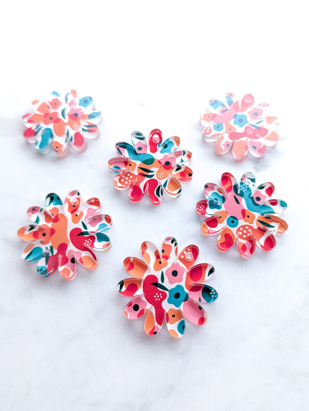 Clear Acrylic - 3cm Daisy - 1 Hole - Abstract Floral - 77