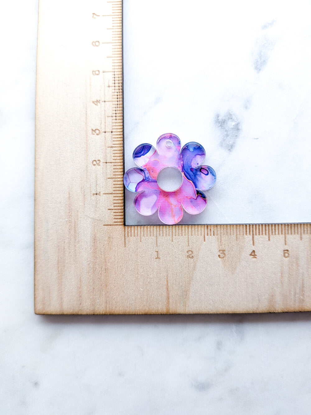 Clear Acrylic - 3cm Flower with a large hole - 1 Hole - Alcohol Ink- 12