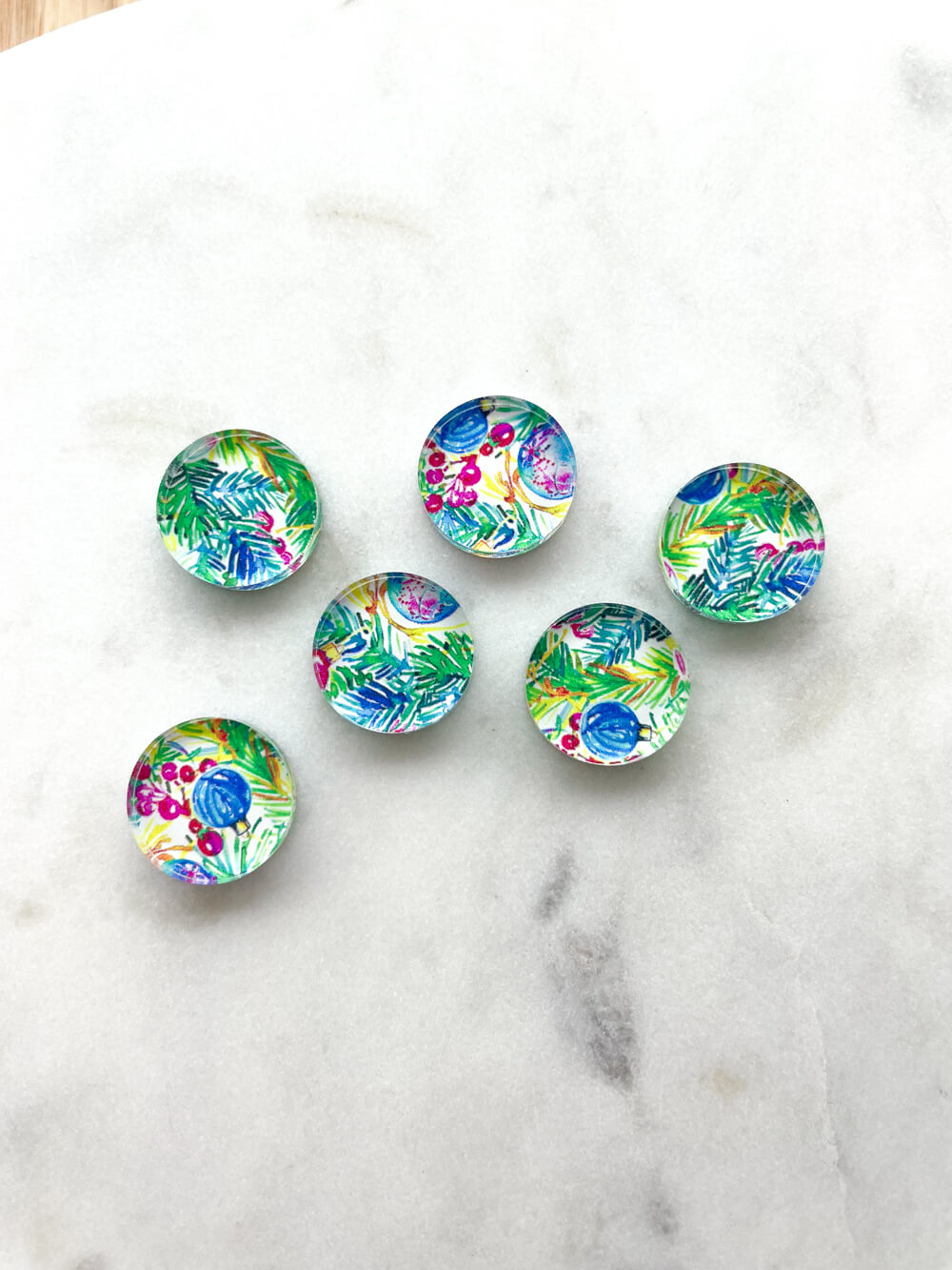 1.5cm Circle - Studs- Clear Acrylic - Christmas - 166