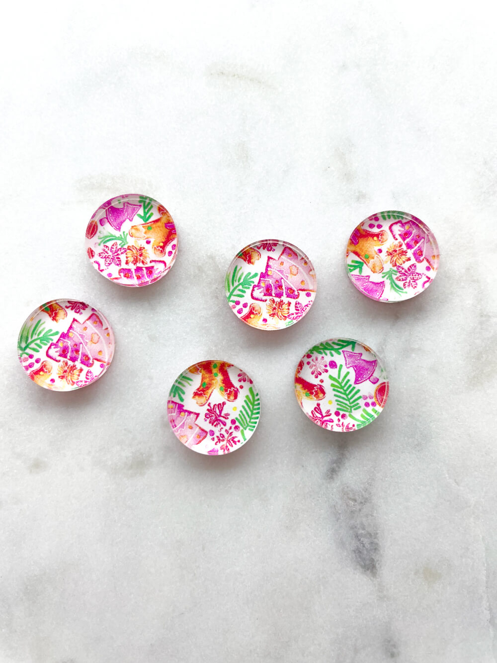 1.5cm Circle - Studs- Clear Acrylic - Christmas - 154