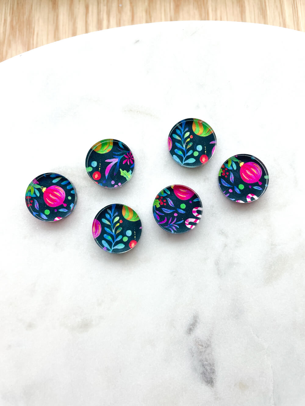 1.5cm Circle - Studs- Clear Acrylic - Christmas - 30