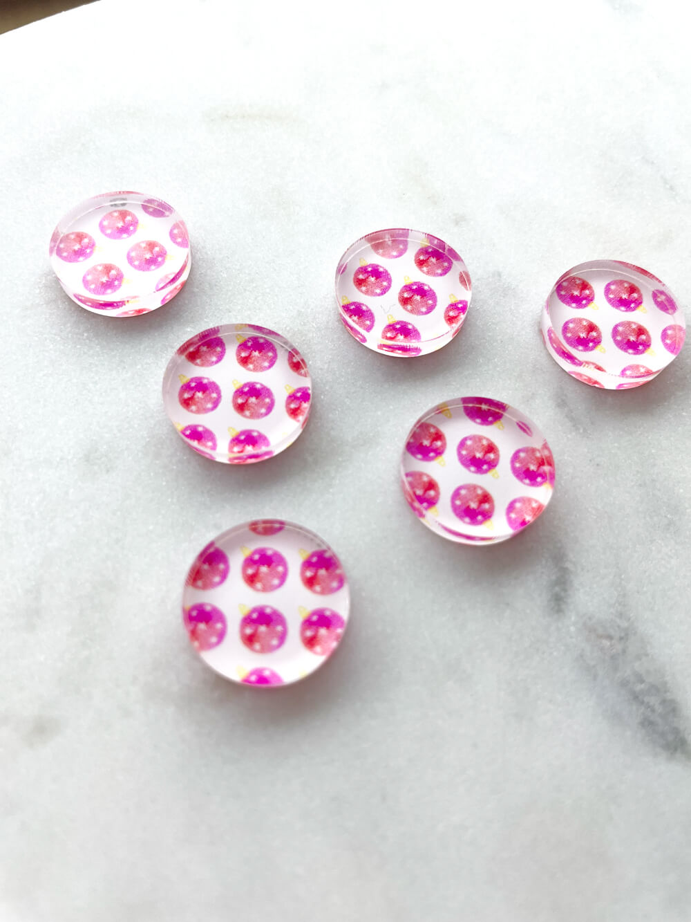 1.5cm Circle - Studs- Clear Acrylic - Christmas - 05